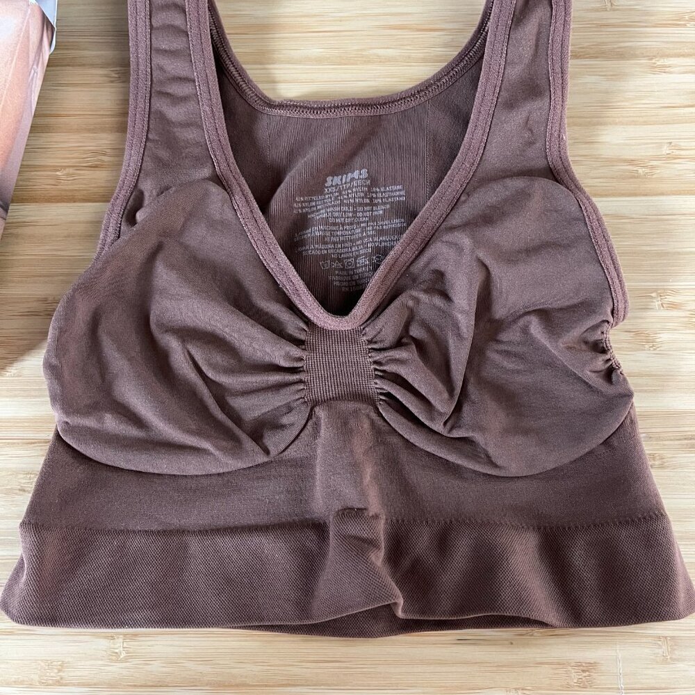 SKIMS Seamless Sculpt Bralette – Size XXS – Color Jasper